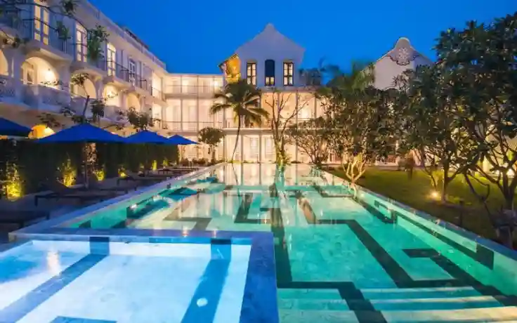 هتل لیتل نایونیا